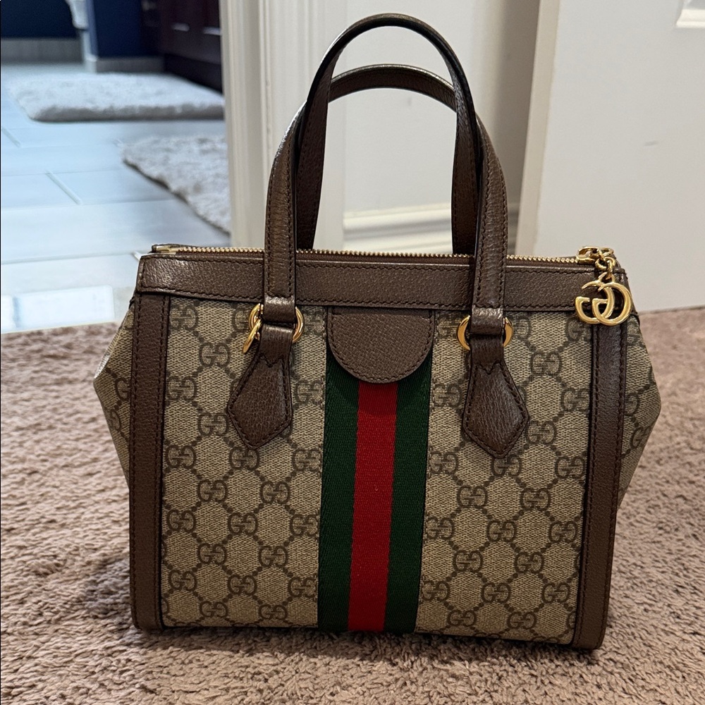Gucci Beige and Brown Satchel with Green and Red Stripe

No longer available New - Picture 2 of 11